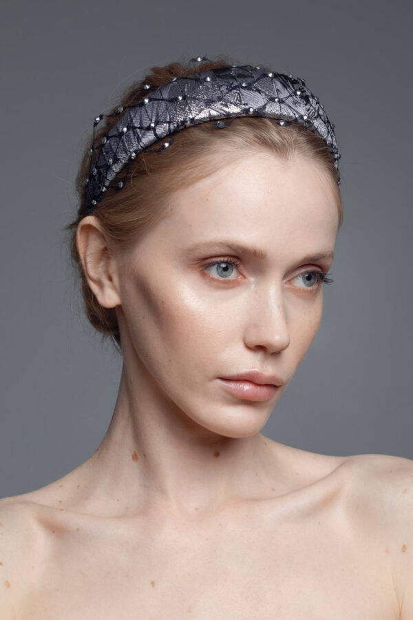 Headband Fiona with Honeycomb Veil - Image 4