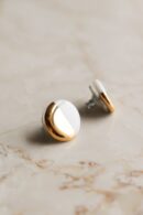 Runde Ohrstecker aus Porzellan - Weiß und Gold